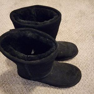 Bearpaw boots size 10